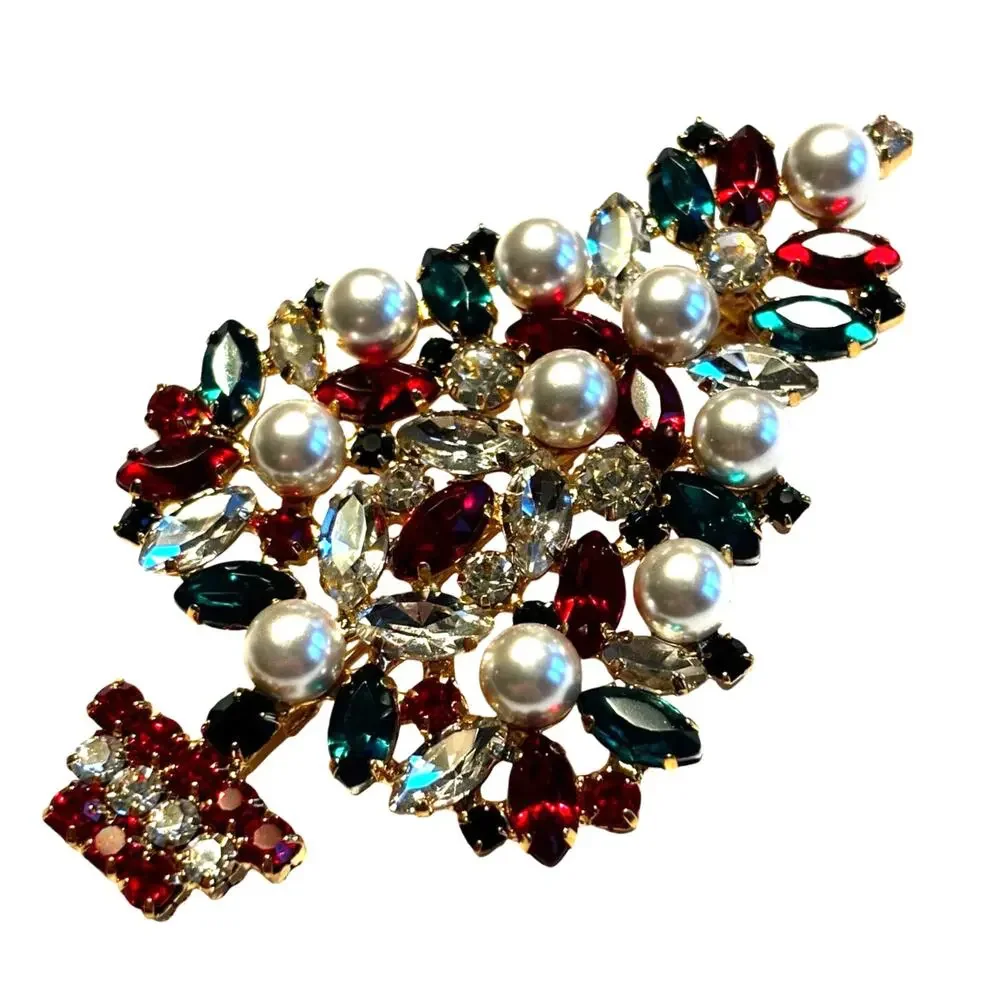 Christmas tree brooch ornate gold festive red & green rhinestones & pearl beads